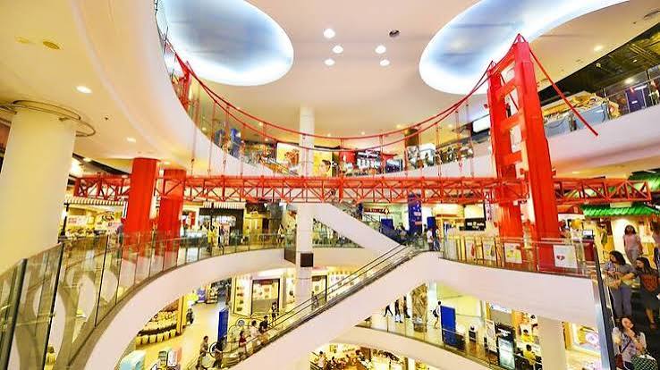 Shopping Beyond the Soi